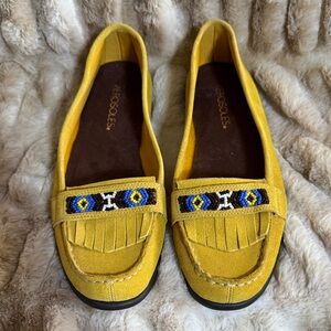 AEROSOLES Yellow and Blue Beaded Loafers